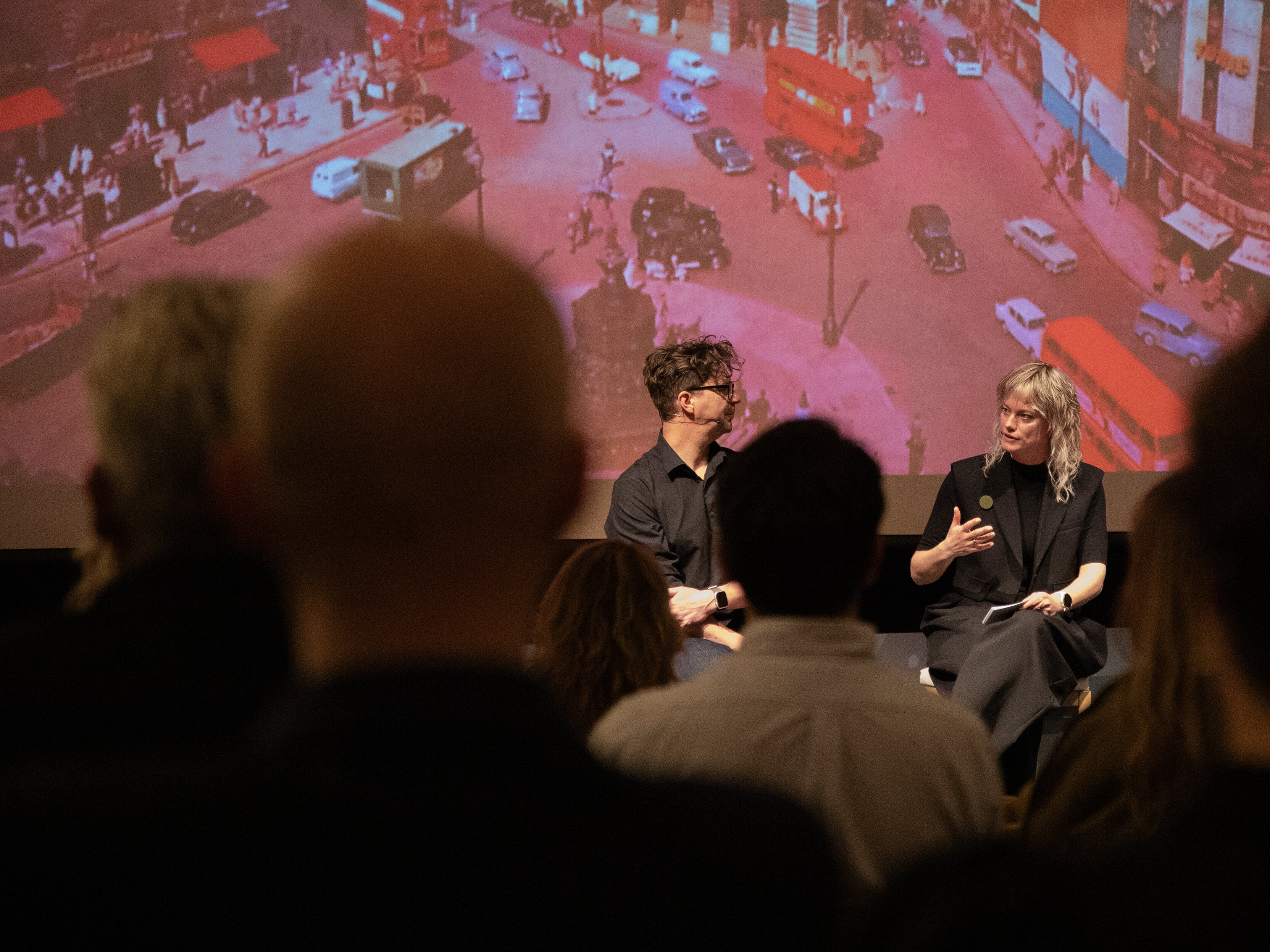 marnix en irene als gastsprekers bij het event in het kunstmuseum