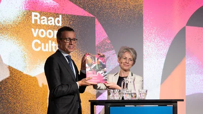 voorzitters presenteren de lancering van de publicatie over AI voor raad voor cultuur 